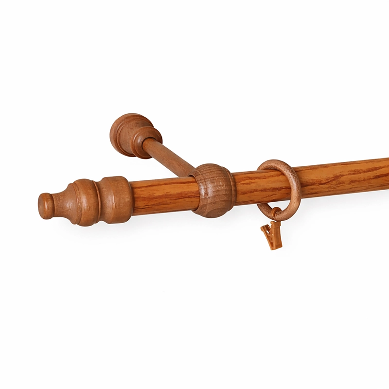 Galerie din lemn cu capete decorative și inele